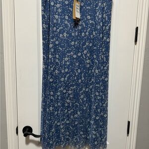 Halogen women’s skirt size one X blue new with tags floral